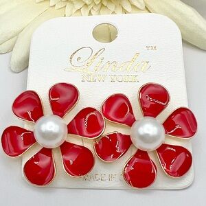 RED FLOWER STUD EARRINGS